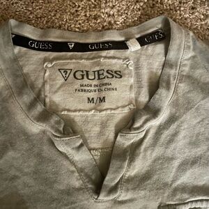 ❓GUESS MEN MEDIUM SHIRT